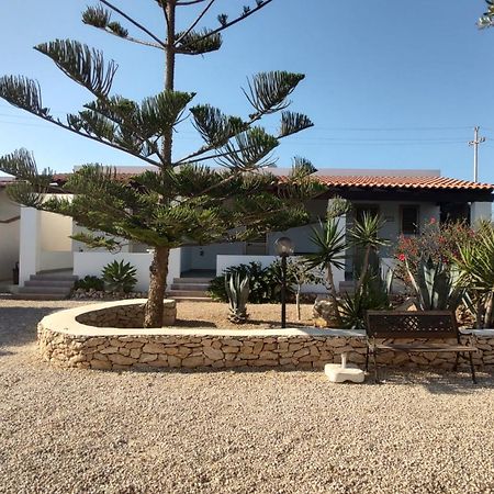 Lo Zodiaco Aparthotel Lampedusa Bagian luar foto